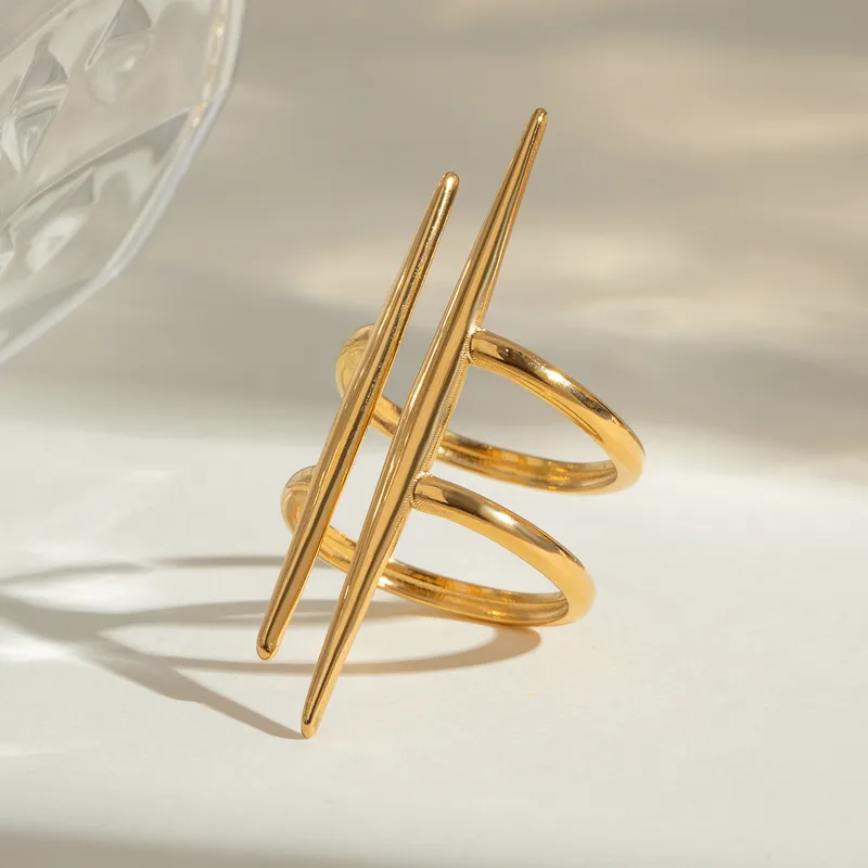 Lizzie Ring