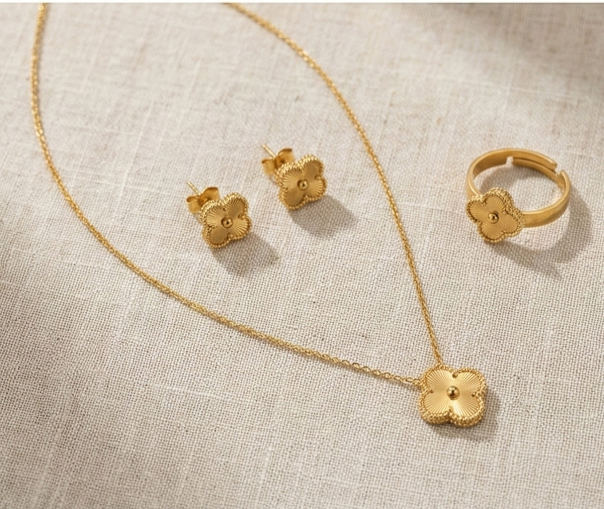 Clover Ring Set