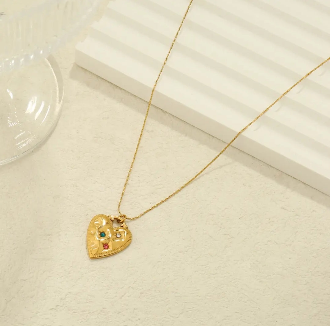 Love yourself Pendent