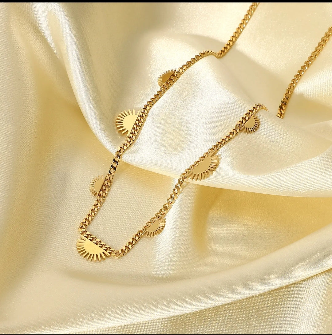 Lola Necklace