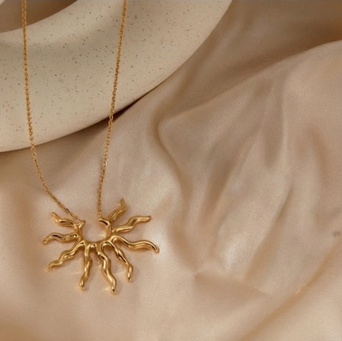 Sun kissed Necklace