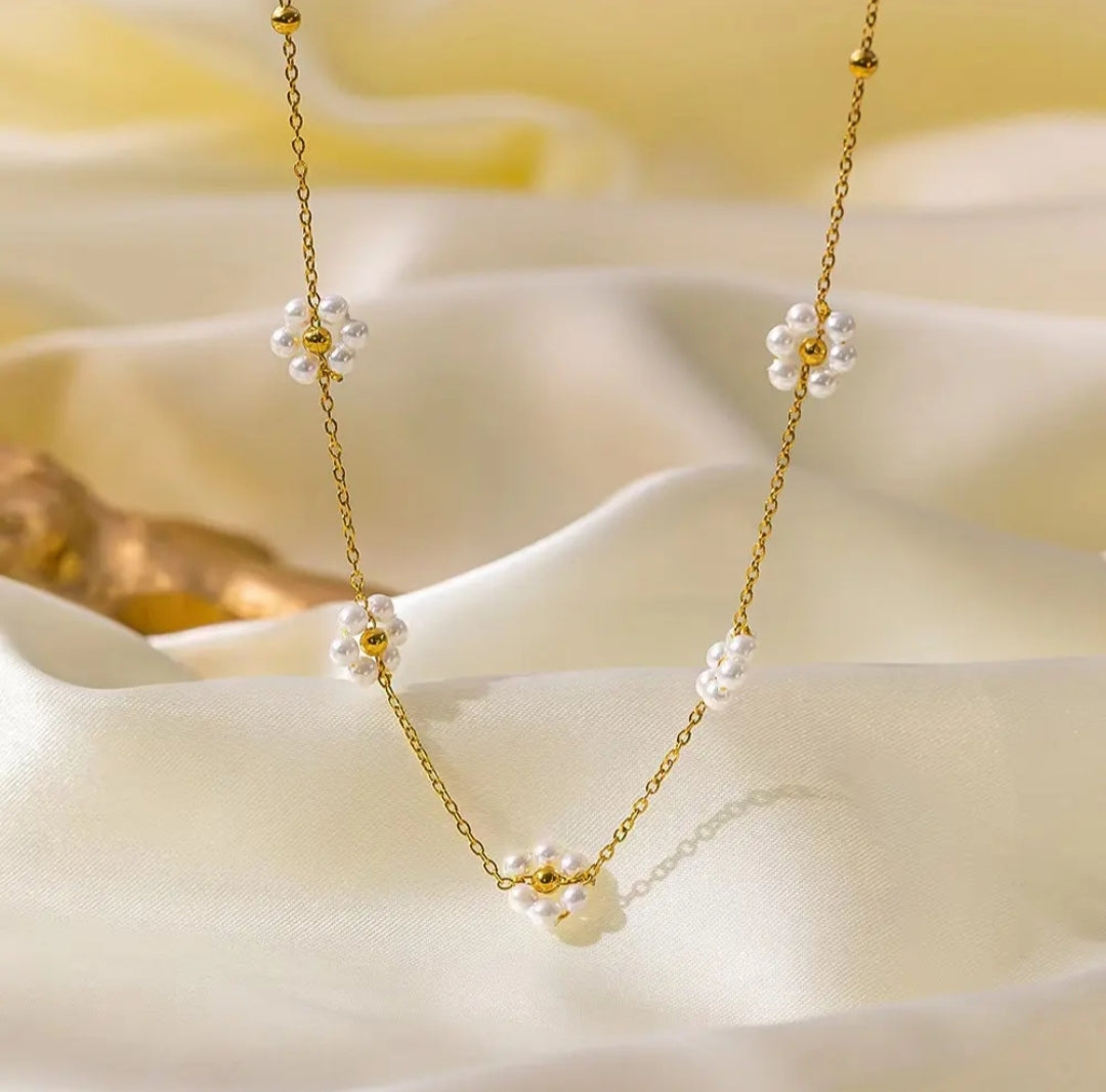 White Lily Necklace