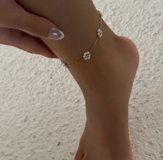 White Daisy Anklet
