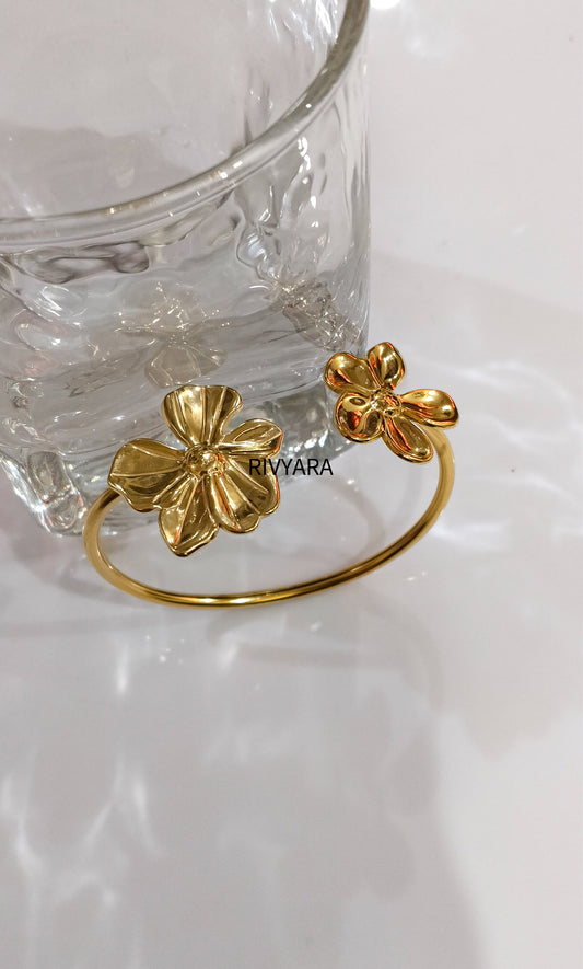 Blooming Flower Bracelet